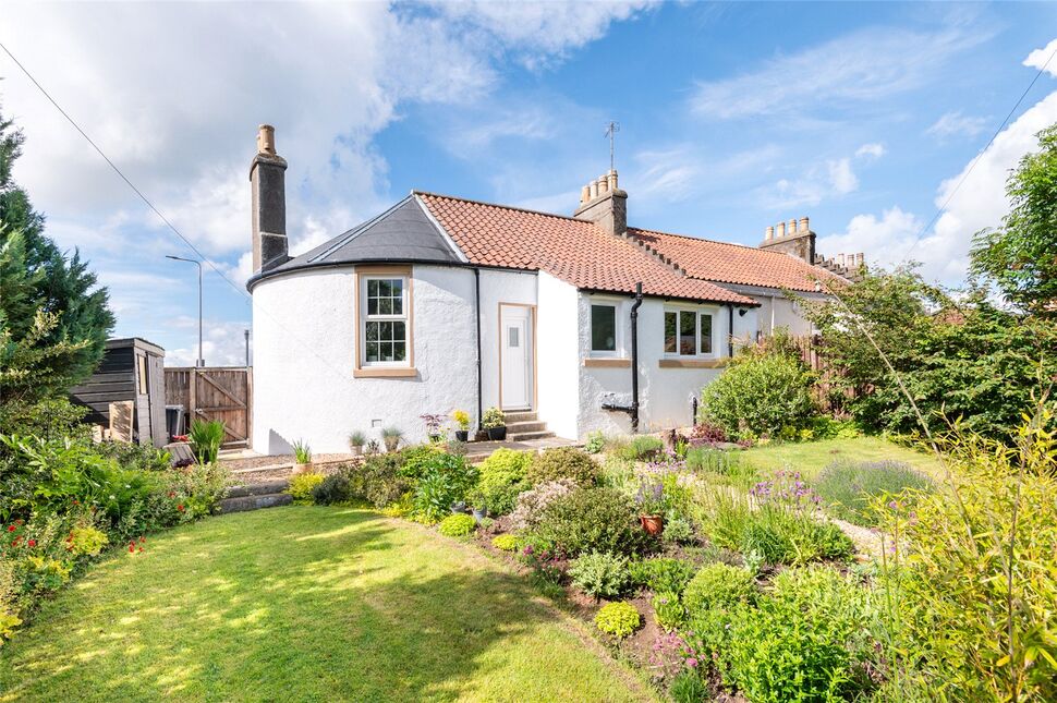 2 bedroom End Terrace Bungalow for sale