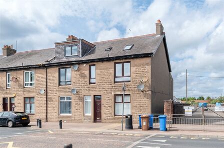 Wellesley Road, 3 bedroom Flat for sale, &pound;65,000