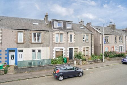 3 bedroom Flat for sale