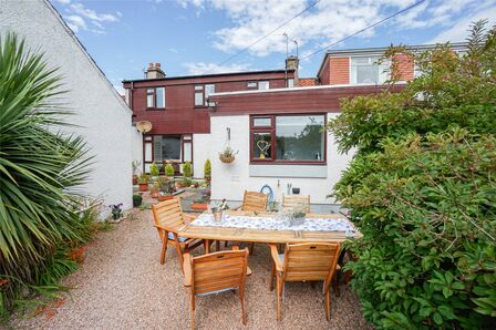 2 bedroom Mid Terrace House for sale
