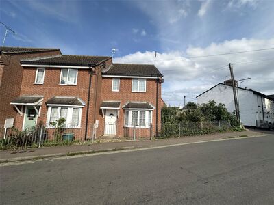Commodore Road, 2 bedroom  House to rent, £900 pcm