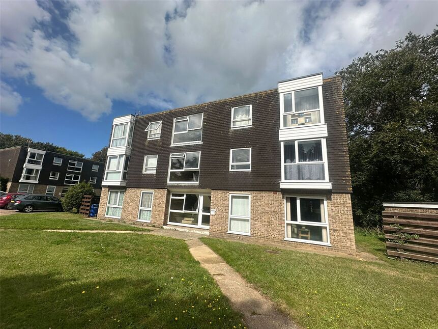 Main image of Flat to rent, Dell Road, Lowestoft, Suffolk, NR33
