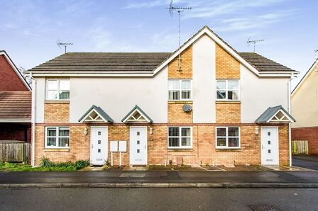 2 bedroom Mid Terrace House to rent