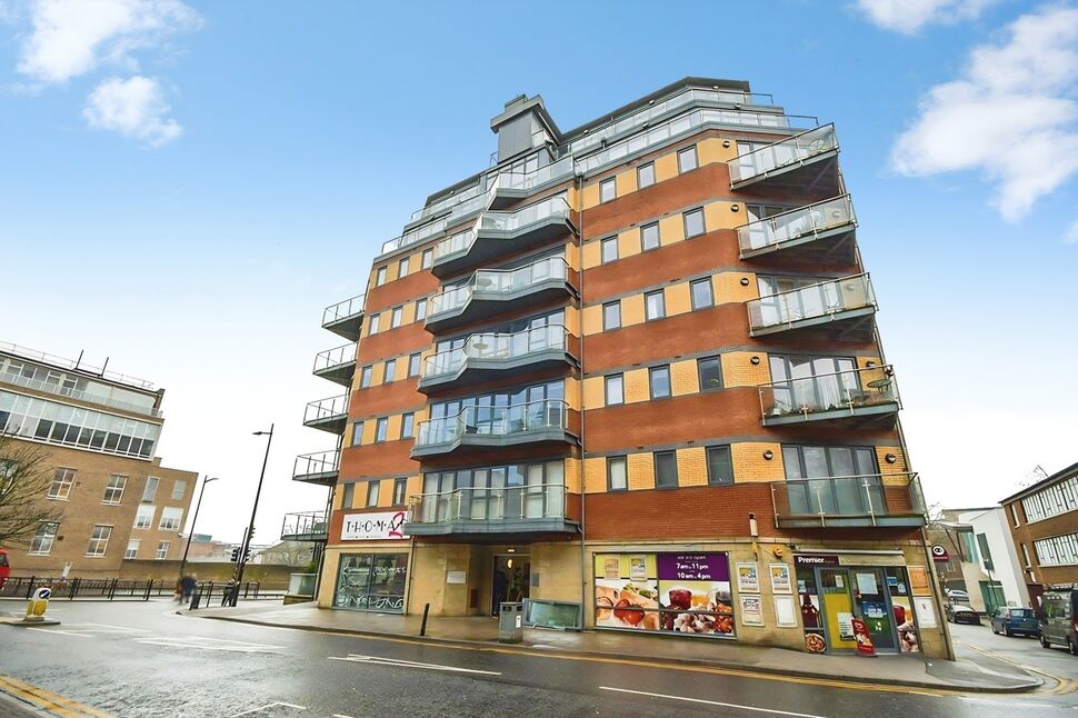 Main image of 2 bedroom Flat to rent, St. Swithins Square, Lincoln, LN2