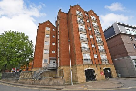 1 bedroom  Flat to rent
