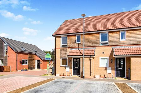 2 bedroom Mid Terrace House to rent