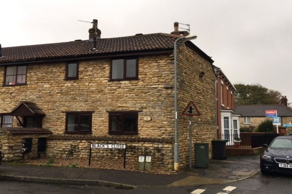 2 bedroom Semi Detached House to rent