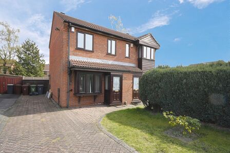 2 bedroom Semi Detached House to rent