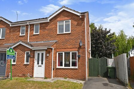 Wentworth Way, 3 bedroom Semi Detached House to rent, &pound;995 pcm