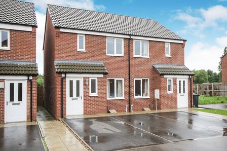 2 bedroom Semi Detached House to rent