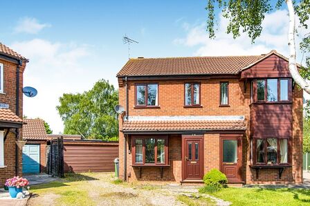 2 bedroom Semi Detached House to rent