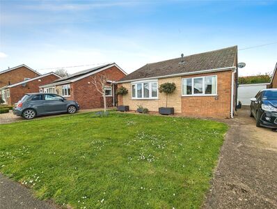 Rivehall Avenue, 3 bedroom Detached Bungalow to rent, £895 pcm