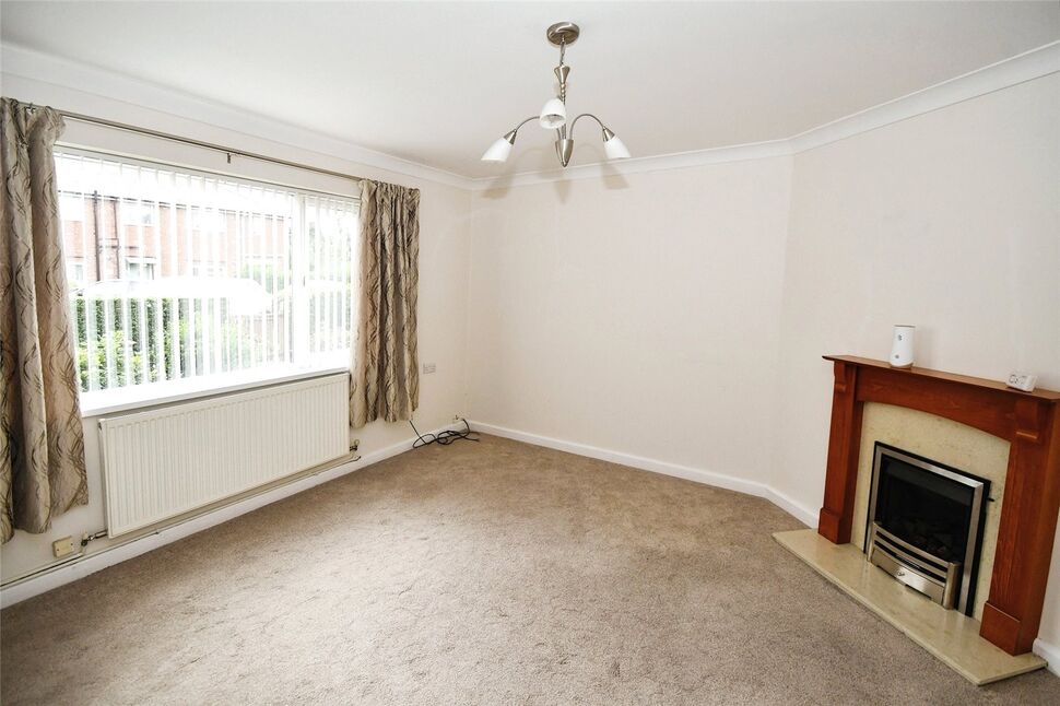 3 bedroom Mid Terrace House for sale, Bentinck Square, Lincoln, LN2 £