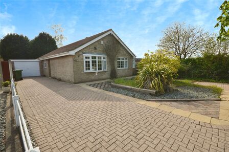 Kinloss Close, 3 bedroom Detached Bungalow for sale, £260,000