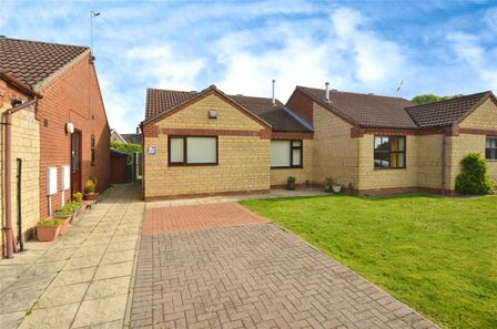 Meadowlake Close, 2 bedroom Semi Detached Bungalow for sale, £199,950