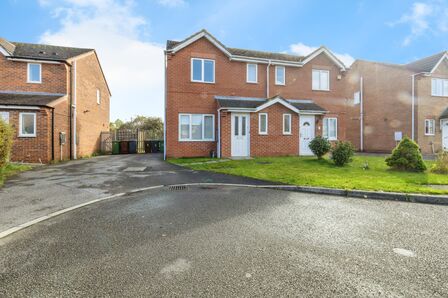 Petersfield Close, 3 bedroom Semi Detached House for sale, £190,000