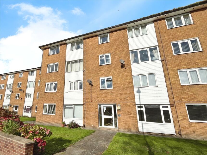 Main image of 3 bedroom Flat for sale, Stamp End, Lincoln, Lincolnshire, LN2