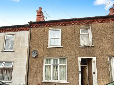 3 bedroom Mid Terrace House for sale