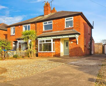 Moorland Avenue, 3 bedroom Semi Detached House for sale, £250,000