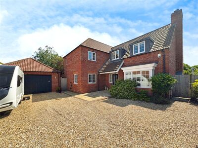Nightingale Mews, 4 bedroom Detached House for sale, £600,000