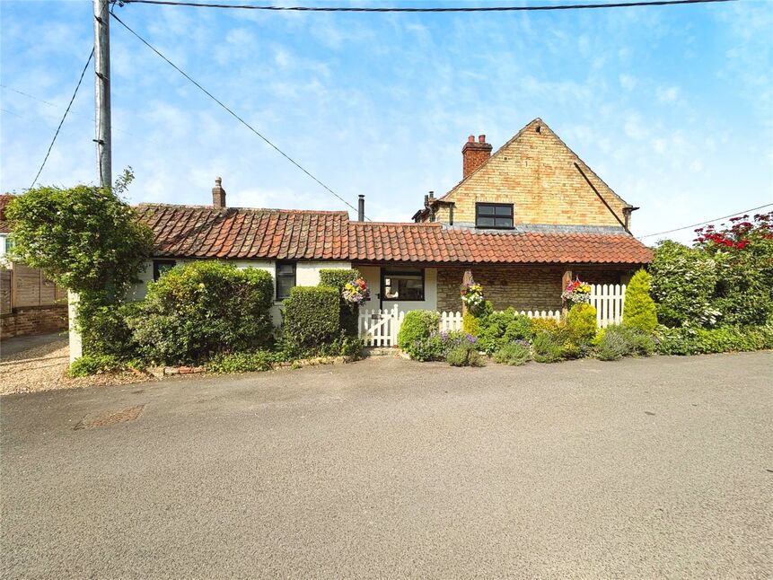 Main image of 6 bedroom Property for sale, Craypool Lane, Scothern, Lincolnshire, LN2