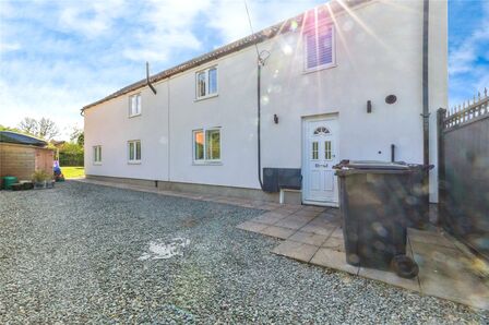 School Lane, 4 bedroom Detached House for sale, £395,000