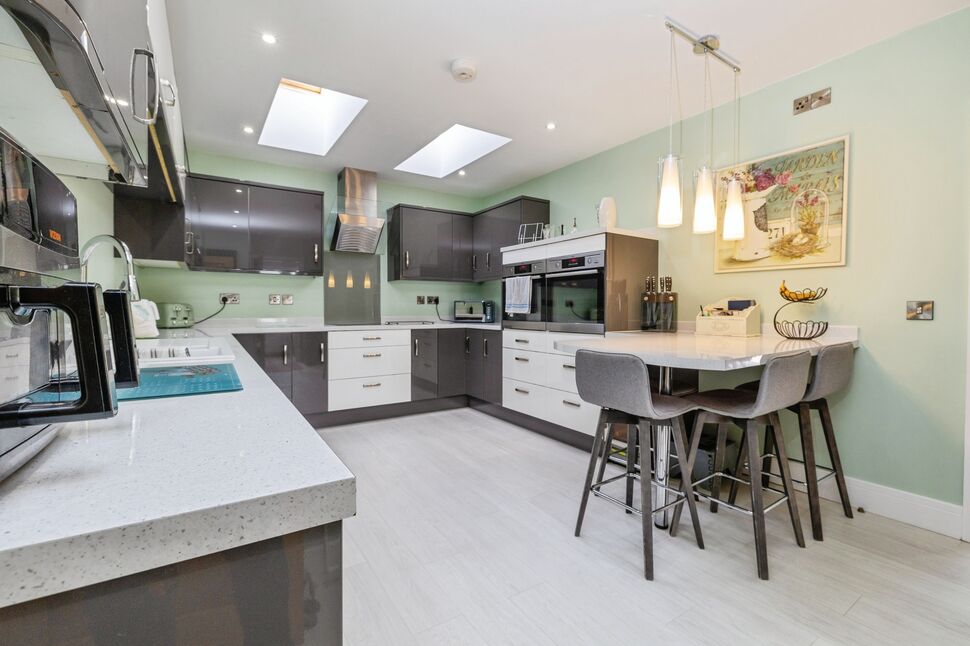 Kitchen / Breakfast Room