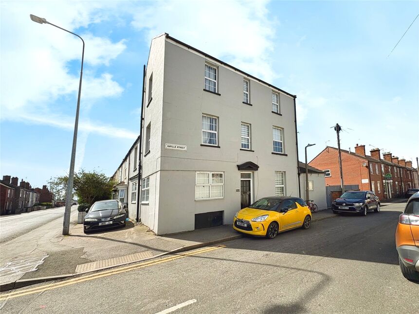 Main image of 9 bedroom End Terrace House for sale, Newark Road, Lincoln, Lincolnshire, LN5