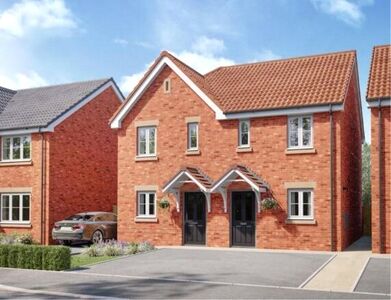 Long Holt Close, 2 bedroom  House to rent, £1,075 pcm