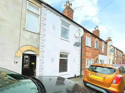4 bedroom Mid Terrace House for sale