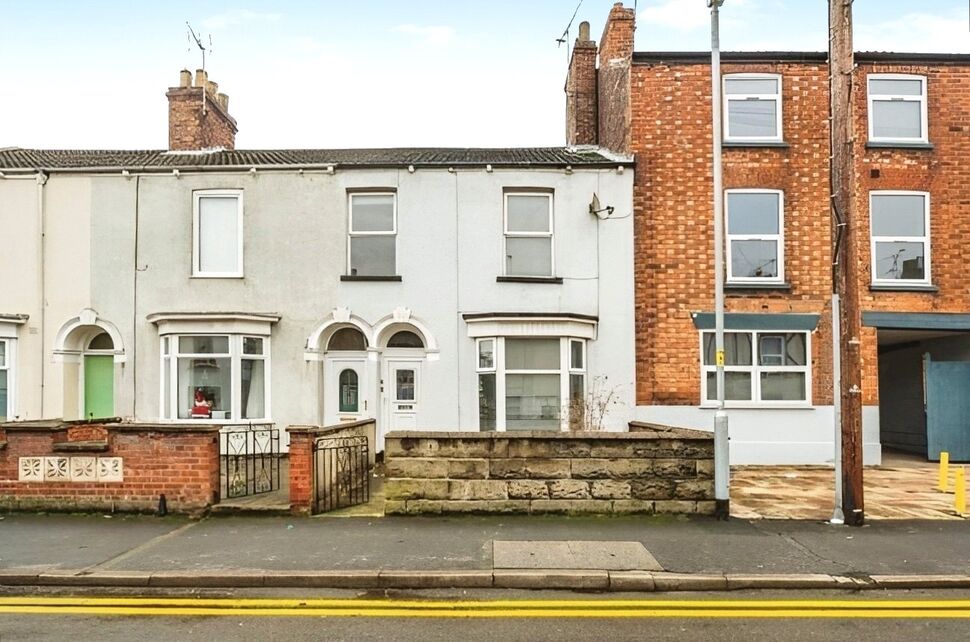 4 bedroom Mid Terrace House for sale