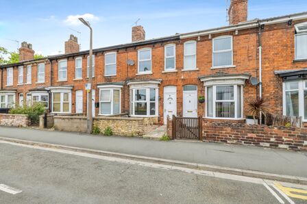 Foss Bank, 2 bedroom Mid Terrace House for sale, £155,000