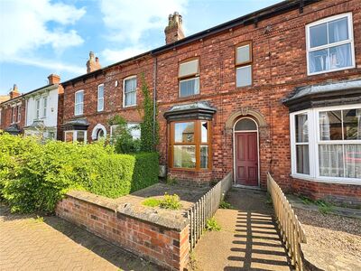 4 bedroom Mid Terrace House for sale