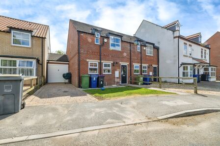 Rectory Park, 3 bedroom End Terrace House for sale, £210,000