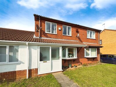 2 bedroom Mid Terrace House for sale