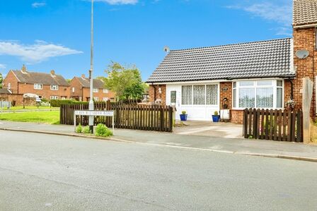 1 bedroom End Terrace Bungalow for sale