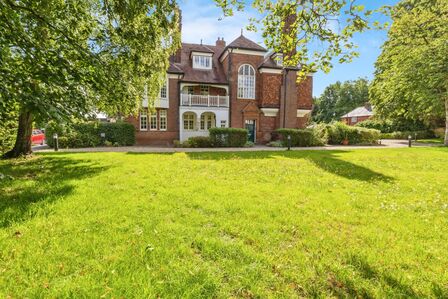2 bedroom  Flat for sale