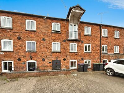 2 bedroom Mid Terrace House for sale