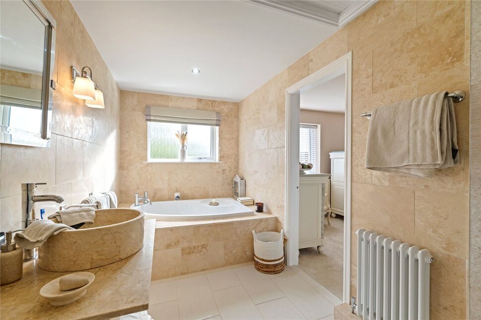 En-Suite Bathroom