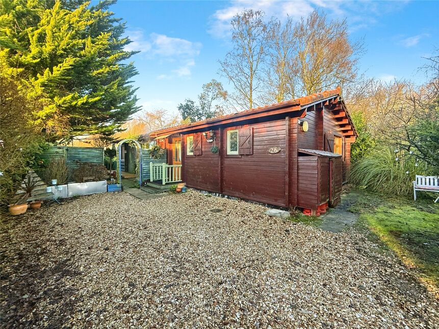 2 bedroom Detached Property for sale