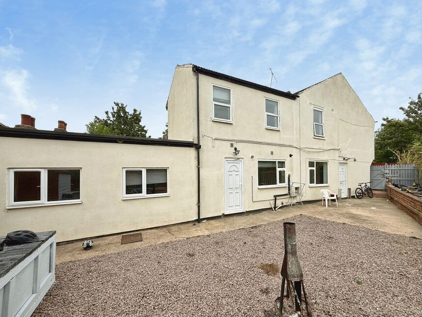 Main image of 6 bedroom End Terrace House for sale, Percy Street, Lincoln, Lincolnshire, LN2