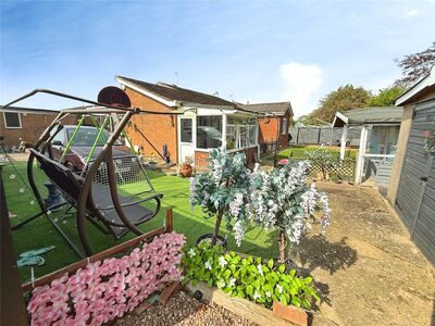 6 bedroom Detached Bungalow for sale
