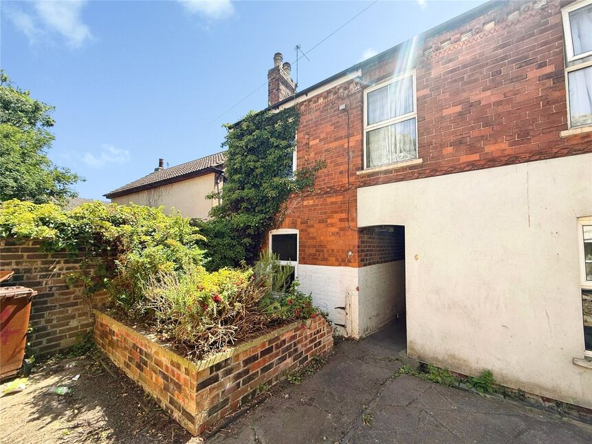 Main image of 3 bedroom End Terrace House for sale, Montague Terrace, Lincoln, Lincolnshire, LN2