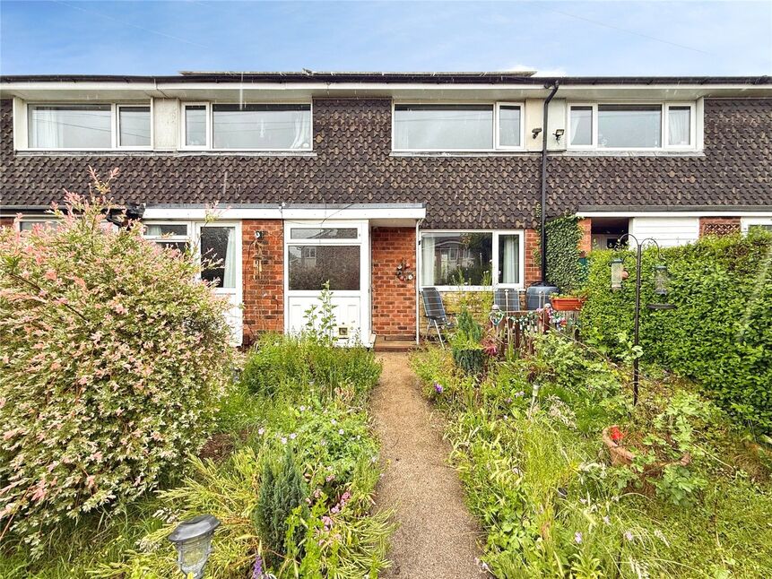 3 bedroom Mid Terrace House for sale