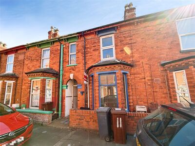 3 bedroom Mid Terrace House for sale