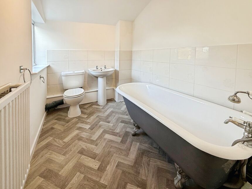 En-Suite Bathroom