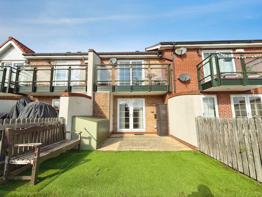 2 bedroom Mid Terrace House for sale