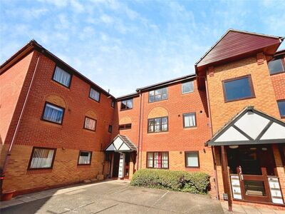 Rugby Court, 2 bedroom Flat to rent, &pound;775 pcm