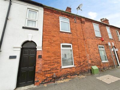 2 bedroom Mid Terrace House for sale
