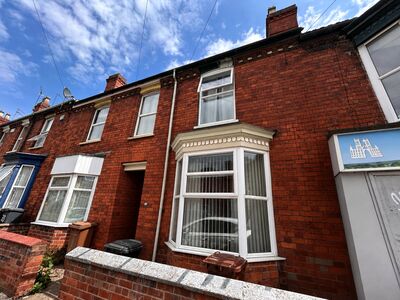 Claremont Street, 3 bedroom Mid Terrace House to rent, &pound;1,000 pcm